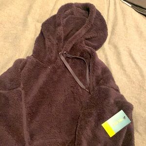 Women’s Medium fleece wear